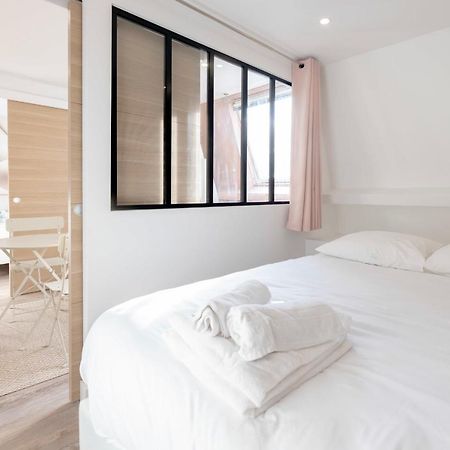 Amazing Apartment Under The Roof In Paris 8Th ภายนอก รูปภาพ