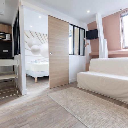 Amazing Apartment Under The Roof In Paris 8Th ภายนอก รูปภาพ