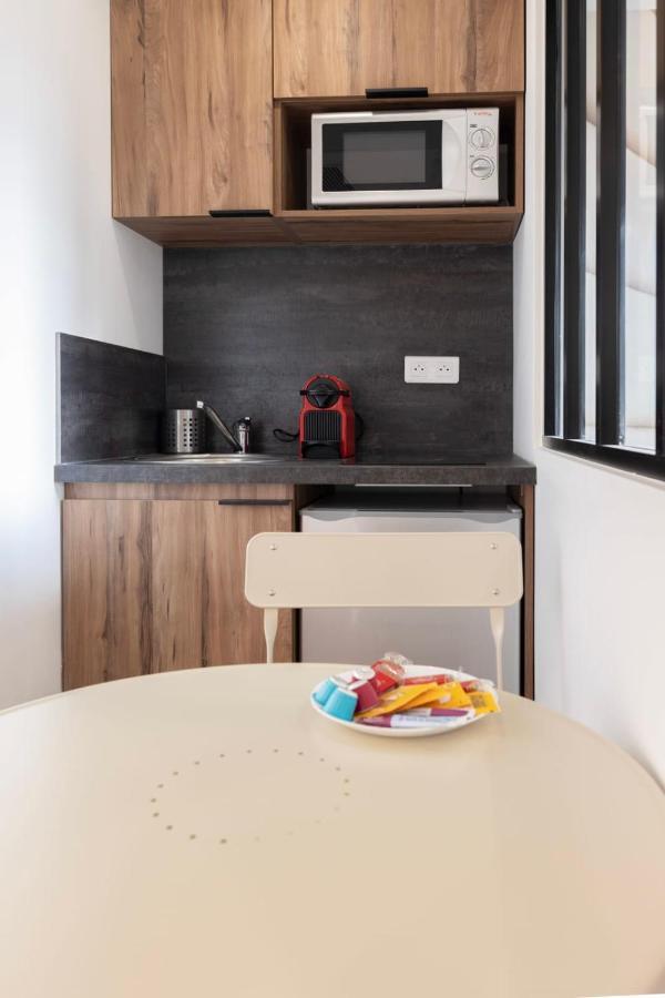 Amazing Apartment Under The Roof In Paris 8Th ภายนอก รูปภาพ